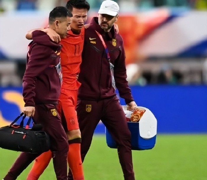 北京国安还剩下最后一个外援 是拿来加强锋线 还是安排后防线