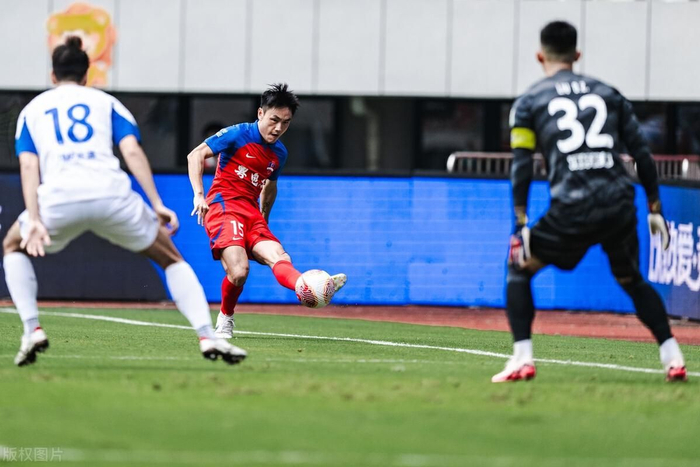 意外！武汉三镇两大核心相继发文暗示离队，后防核心或去大连英博