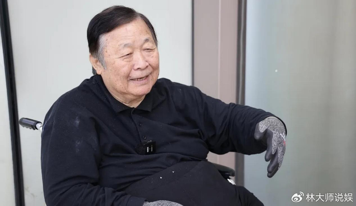 75岁老戏骨“周伯通”自曝婚内出轨,秘恋小30岁贤惠内地女(2)