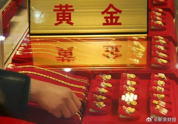 黄金价格“过山车”式暴跌！背后推手竟是美元与美联储的“暗战”？