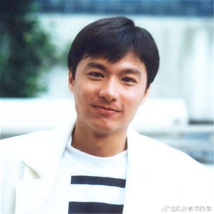 年轻时候的林俊贤真是惊艳了岁月,与生俱来有一种贵公子气质