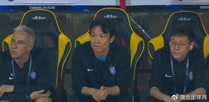 邓卓翔：两个队90分钟已经倾尽全力，平局的结果武汉三镇可以接受