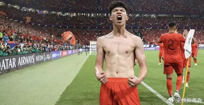 李玮锋：吃海参不是国足的错，是成绩差，王钰栋不愿意留洋，是钱