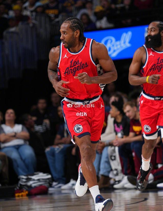 小卡带队场均32.1分，一节打花篮网！快船狂胜37分，近18战15胜