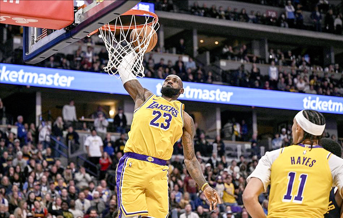 16分逆转！用掘金最怕的方式完成复仇，湖人此役堪称赛季转折之战