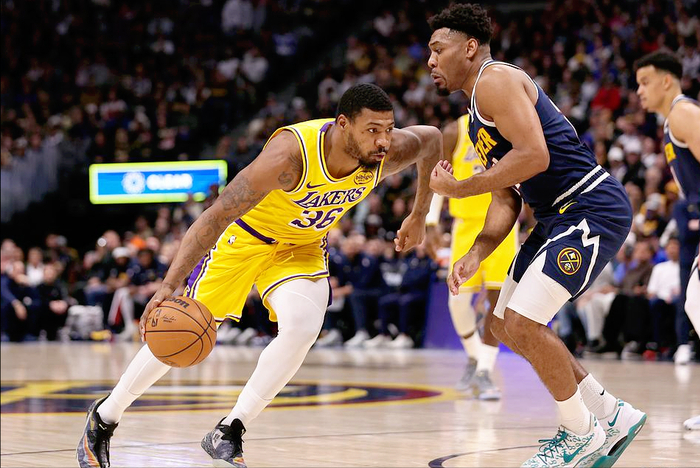 16分逆转！用掘金最怕的方式完成复仇，湖人此役堪称赛季转折之战