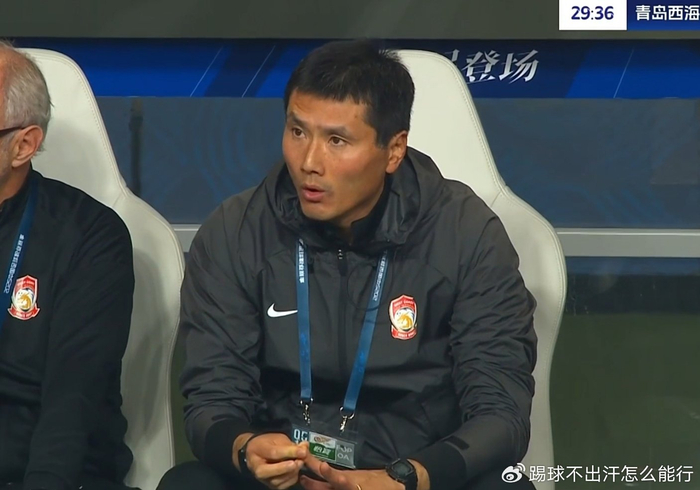 2-2爆冷！国足平乌兹别克，邵佳一激活留洋神锋：3场3球带队不败