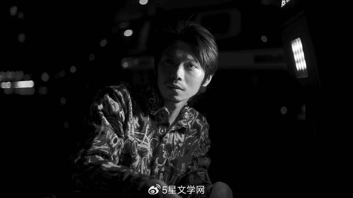 抱紧我深圳,路灯下疲惫的灵魂,在寻找梦想的路程