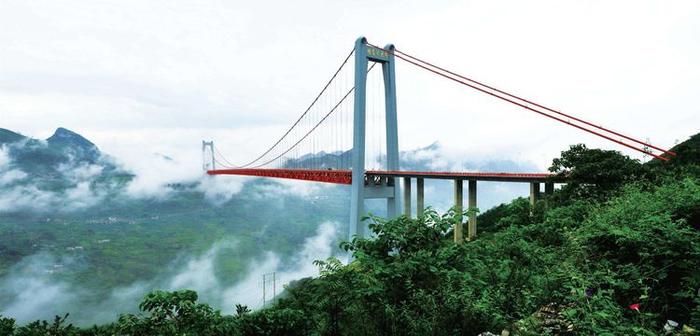 世界上最高的大桥，相当于200层楼高，犹如架在云上，就在中国