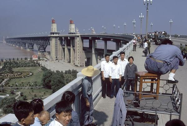 60年代的人们穿什么样服饰？