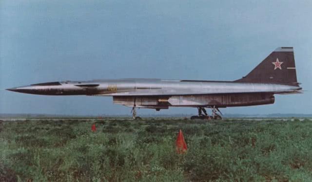 不得意的杰作，苏联的“女武神”，苏霍伊T-4超音速战略轰炸机