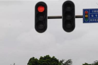统一红绿灯的样式就这么难？