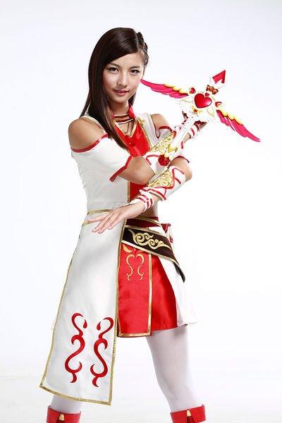 同是出演《巴啦啦小魔仙》，赵粤参加创造营，赵今麦45亿票房女主