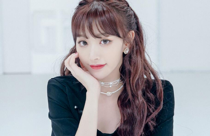 青春有你2》孔雪儿实力划水，德不配才，遭网友