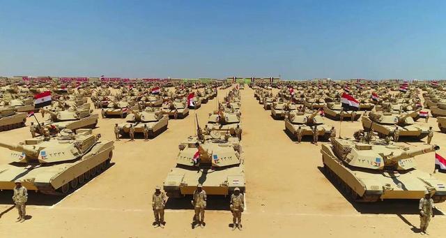 数千辆坦克齐集北非：美俄中武器全部齐活，沙漠战车成绝配
