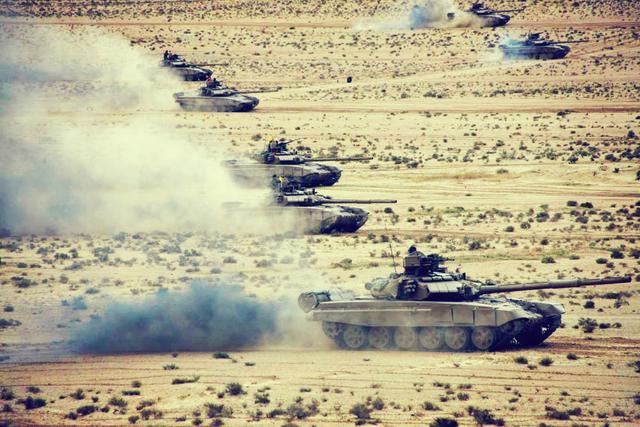 数千辆坦克齐集北非：美俄中武器全部齐活，沙漠战车成绝配