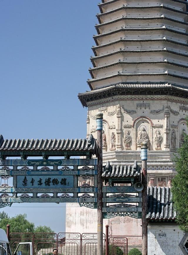 赤峰大明塔：我国第一大塔、第三高塔