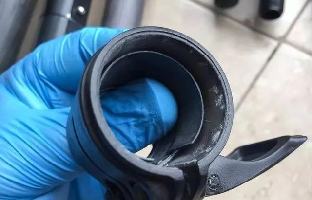 想让你的三脚架更“长寿”吗?给它好好洗个澡吧