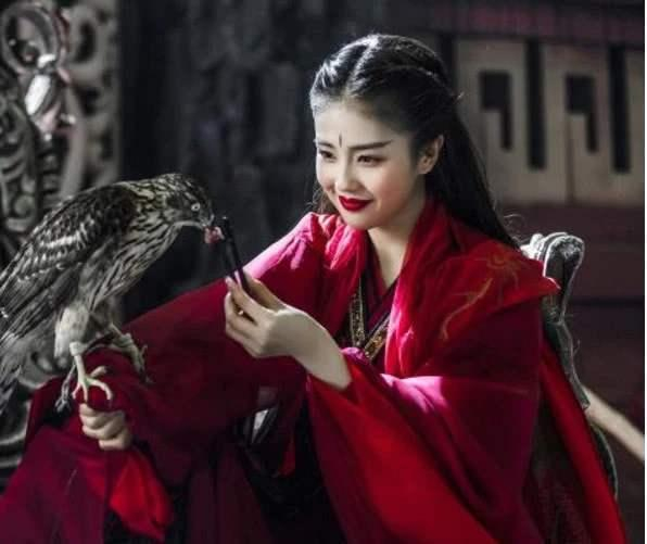 古装美女盘点，周雨彤干练，白鹿霸气，赵丽颖这个造型演周翡更好