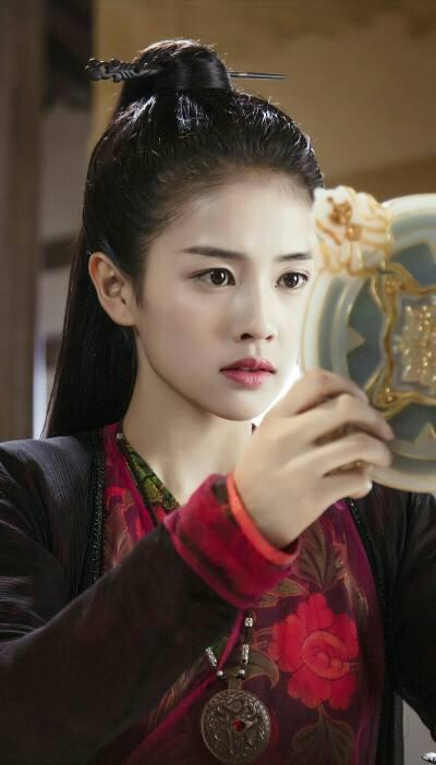 古装美女盘点，周雨彤干练，白鹿霸气，赵丽颖这个造型演周翡更好