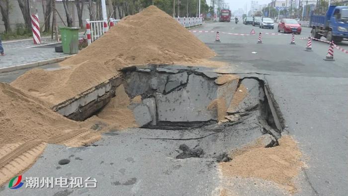 潮州一辆货车超载压塌路面，所幸未造成人员伤亡