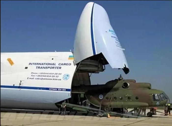 真强大！俄安-124战略运输机直飞中国，一次运回2500万个口罩！
