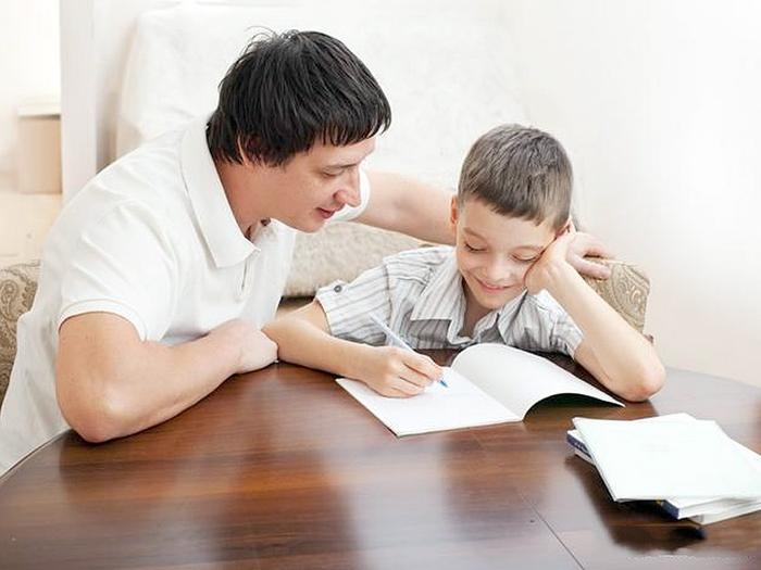 亲子教育不能缺乏沟通交流，但是交流过多，也会影响孩子的专注力