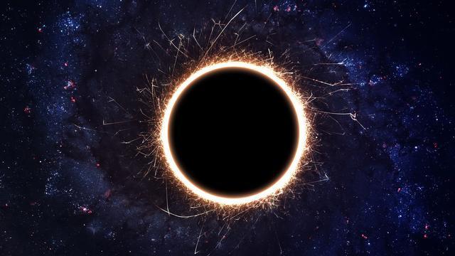 在138亿年的宇宙中，每个黑洞仍在增长，没有因霍金辐射而衰减