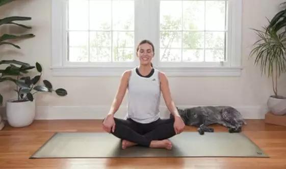 12个简单的修复瑜伽动作，舒缓压力，释放疲劳