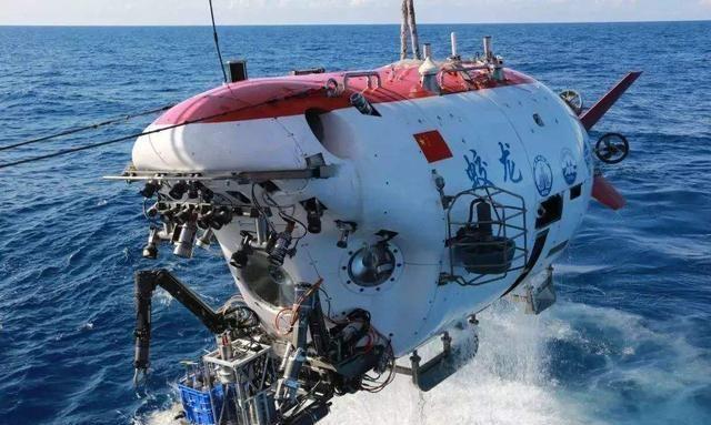 直达万米深海，全面超越蛟龙号，中国最新潜水器果然没让人失望
