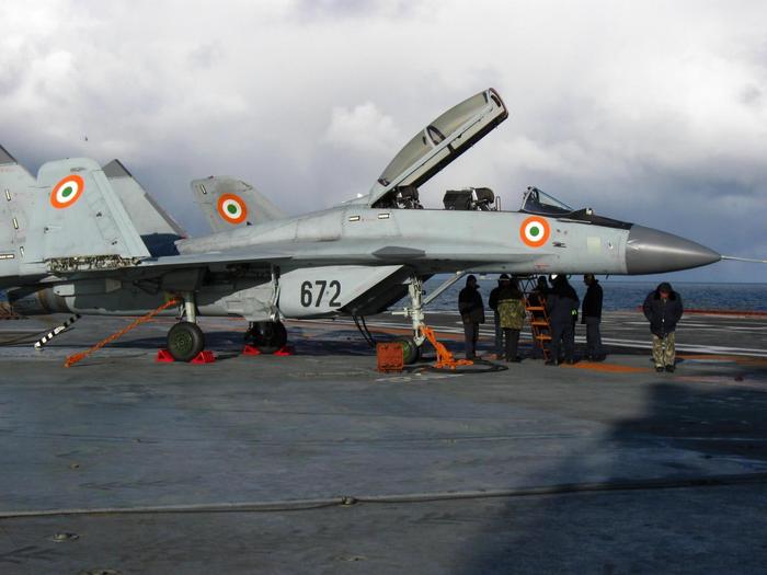 “阵风”和F-35较量，争夺印度海军舰载机市场，米格29K或成赢家