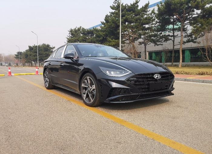 4月份还有一韩系新车上市，长近5米，2.0T+8AT，关键颜值还很高