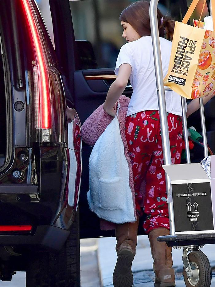 14岁“三公主”苏瑞·克鲁斯打包行李！和母亲撤离疫情严重的纽约