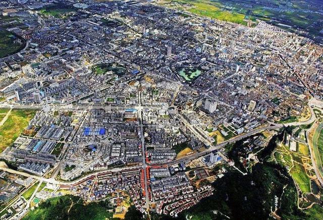 云南适合宜居的城市，风景优美GDP全省第二，却是个地级市