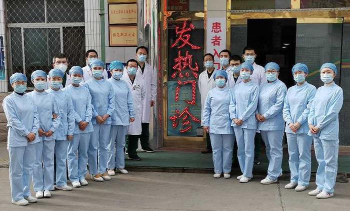 疫情下的泰安市中心医院发热门诊：严防死守战“疫”第一哨！