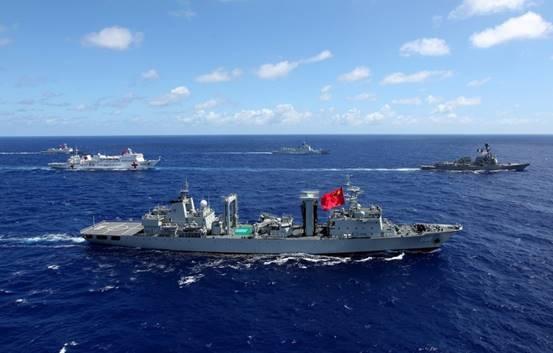 中国双航母编队成形后，一支舰队浮出水面，没有055也没有052