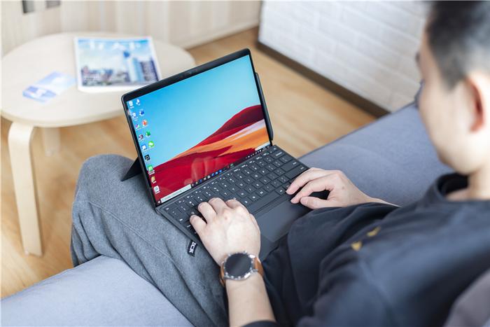 微软Surface Pro X测评：为什么说这是一款具有未来感的笔记本？