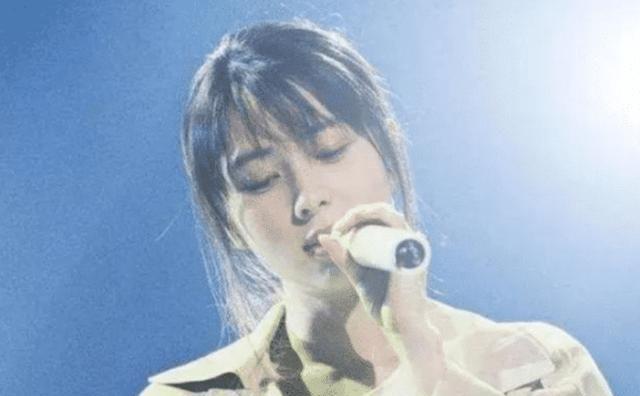 她是颜值最高的女歌手，一首歌火27年，现在歌曲已被写入教科书