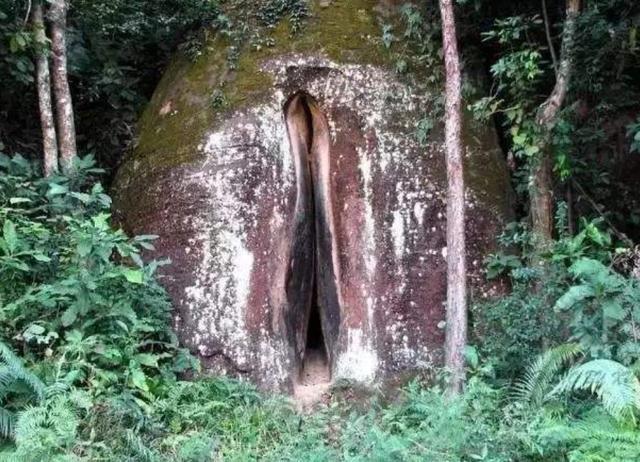 我国最“不正经”景点，因两座山峰奇特造型，引男女游客害羞不已