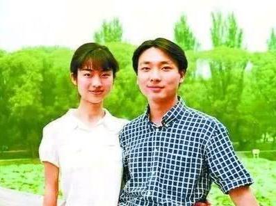 康辉妻子曝光，大学时的小师妹，节目中互动暴露20年婚姻现状