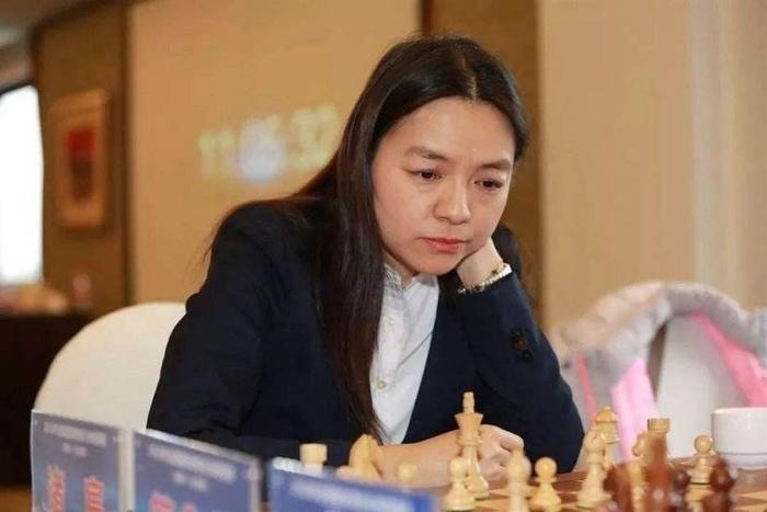 羡慕！美女棋后年少成名，为爱远嫁卡塔尔王子，如今生活幸福美满