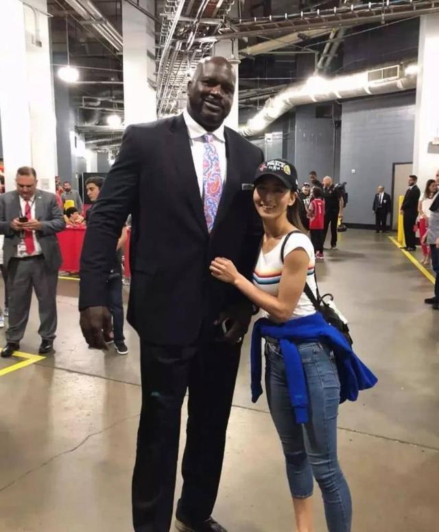 日本混血NBA女主播，身材比例不输张曼源，择偶标准是强壮黑人