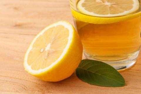 每天一杯柠檬水，对身体有哪些好处？感冒时喝它比药还管用