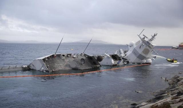 这么脆弱？中国渔船撞上日本驱逐舰，日军舰被撞出个大口子