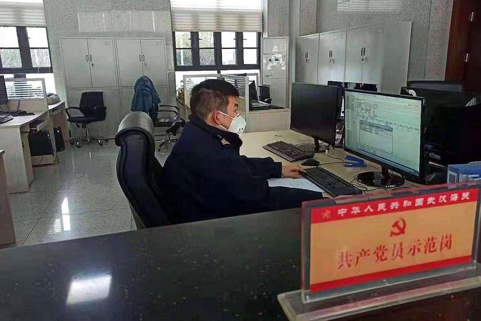 助力企业复工复产，武汉海关行政审批“不打烊”，受好评