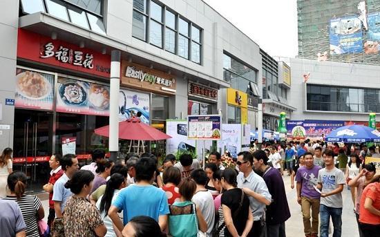 上海名气最大的美食街，上海美食去这几条街就够了，吃货别错过