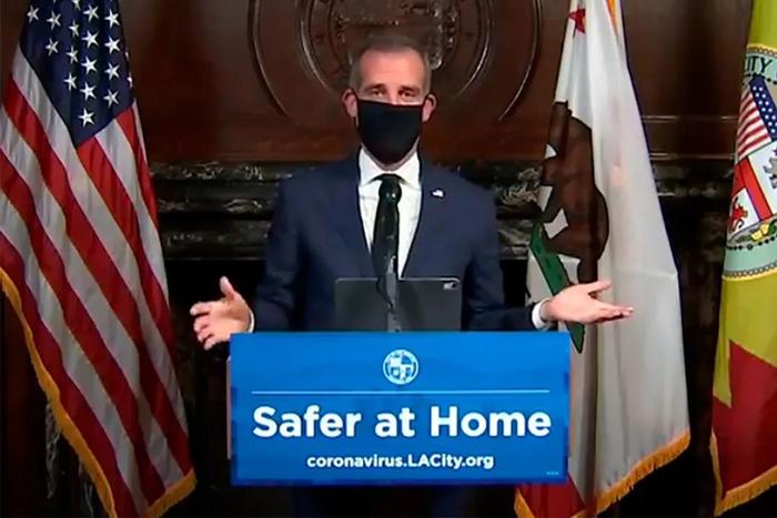 观念改变！又一国强制民众戴口罩，洛杉矶市长坐不住了