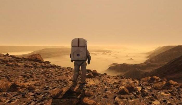 火星上出现“神秘生物”，躲在岩壁缝内，科学家：也许是外星生物