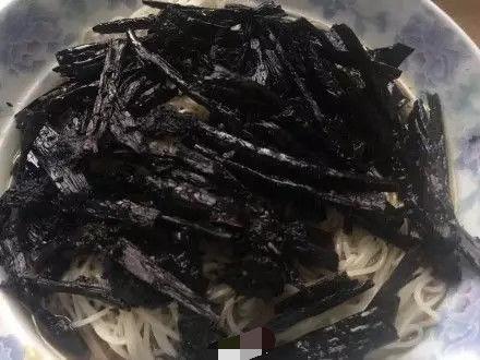 闺女，求求你了别再来厨房做你的黑暗料理了，哈哈哈哈哈