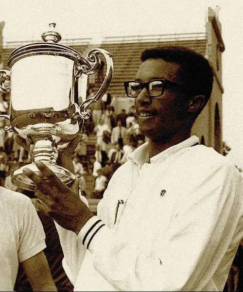 又到清明丨缅怀逝去的伟大网球运动员阿瑟阿什